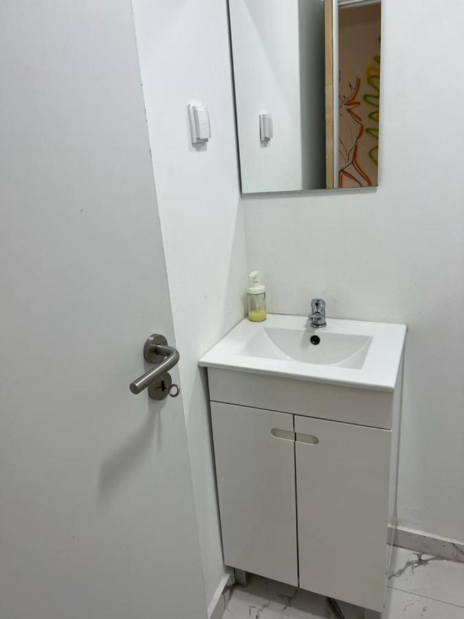 Oieras Beach Suite 2 - Large Double Room With En-Suite Bathroom And Balcony Oeiras Exterior photo